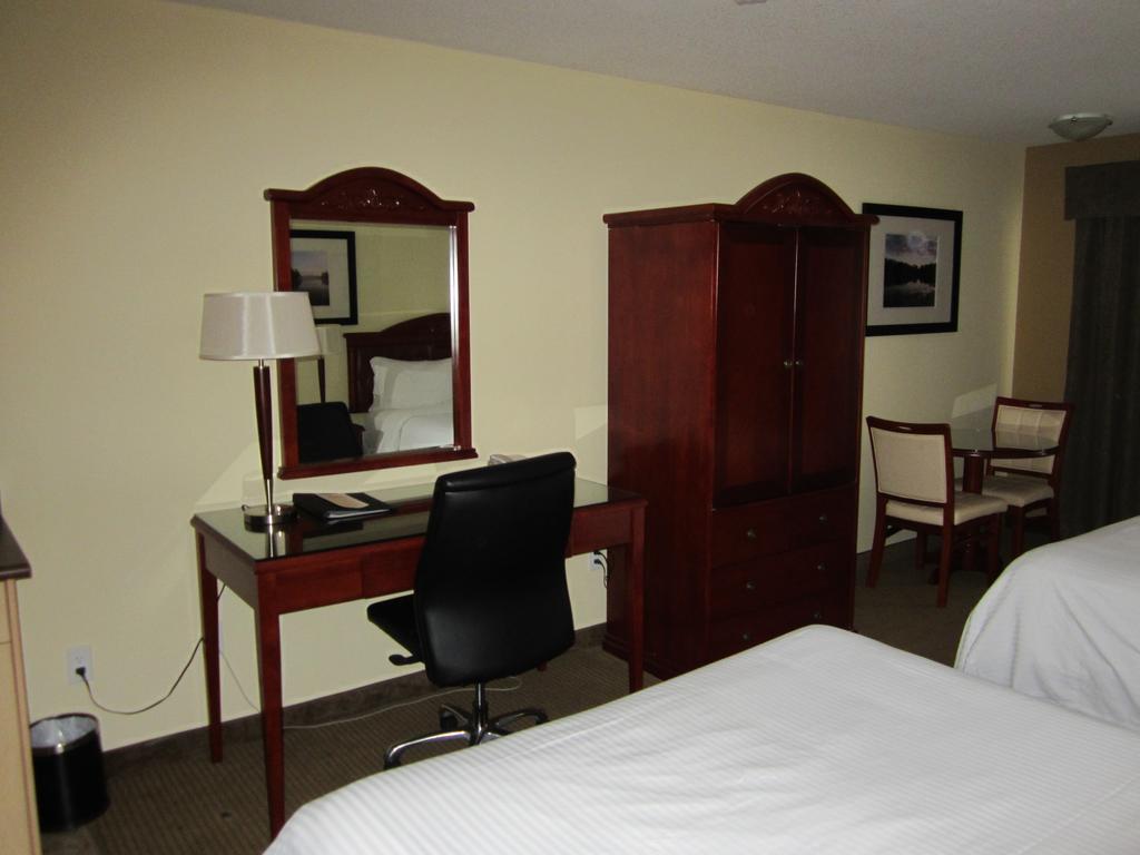 Trend Mountain Hotel & Conference Centre Tumbler Ridge Δωμάτιο φωτογραφία