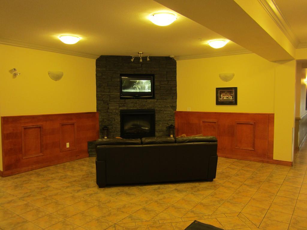 Trend Mountain Hotel & Conference Centre Tumbler Ridge Εξωτερικό φωτογραφία