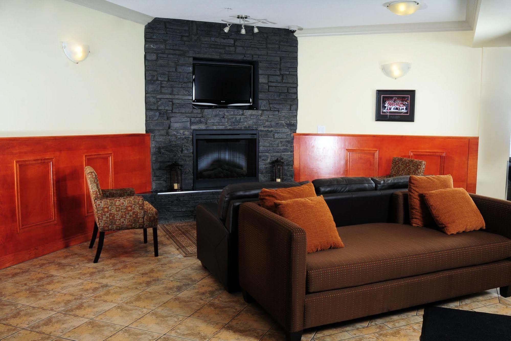 Trend Mountain Hotel & Conference Centre Tumbler Ridge Εξωτερικό φωτογραφία